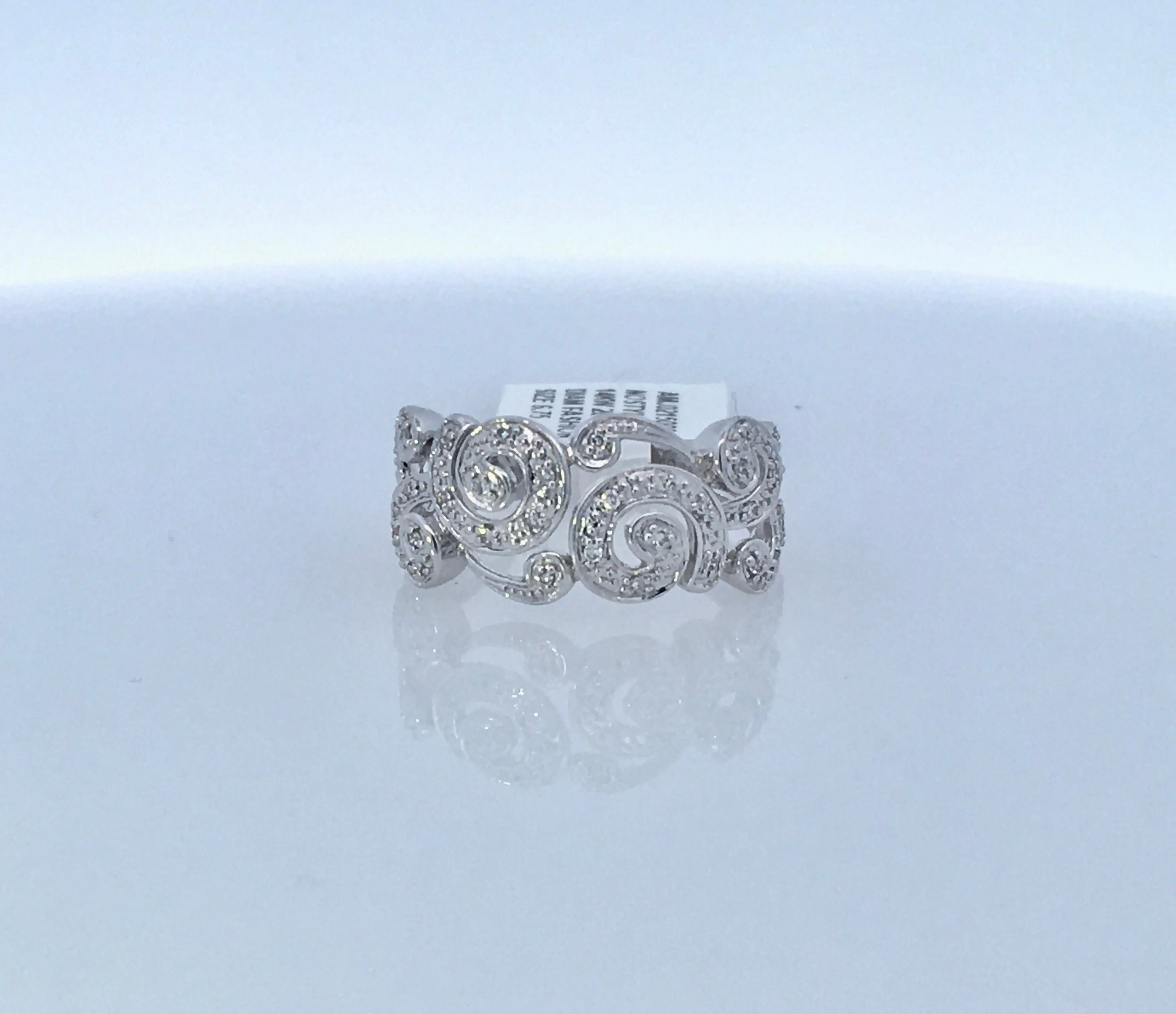 14K White Gold 0.20ct. Diamond Filigree Fashion Ring