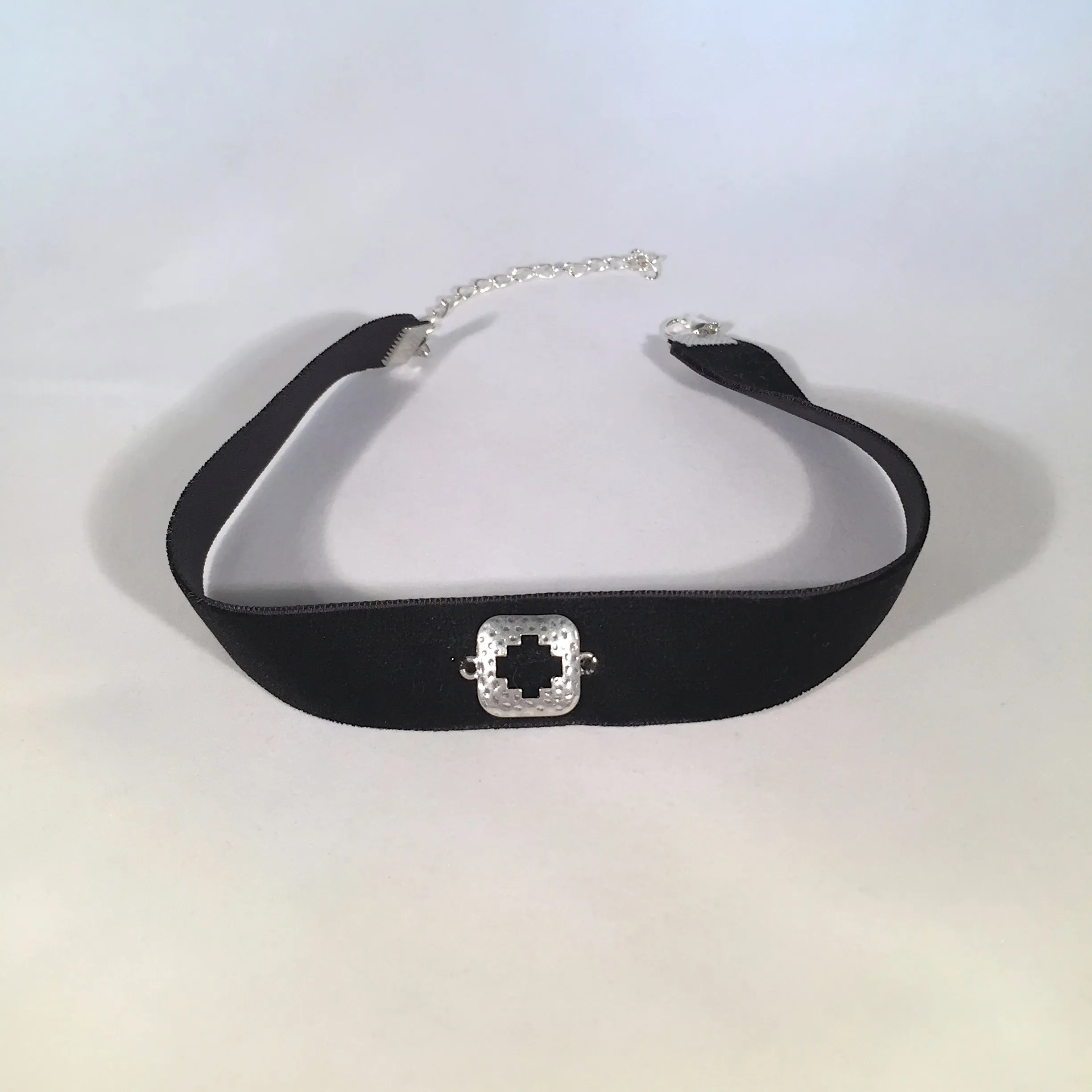 Ainsley Choker