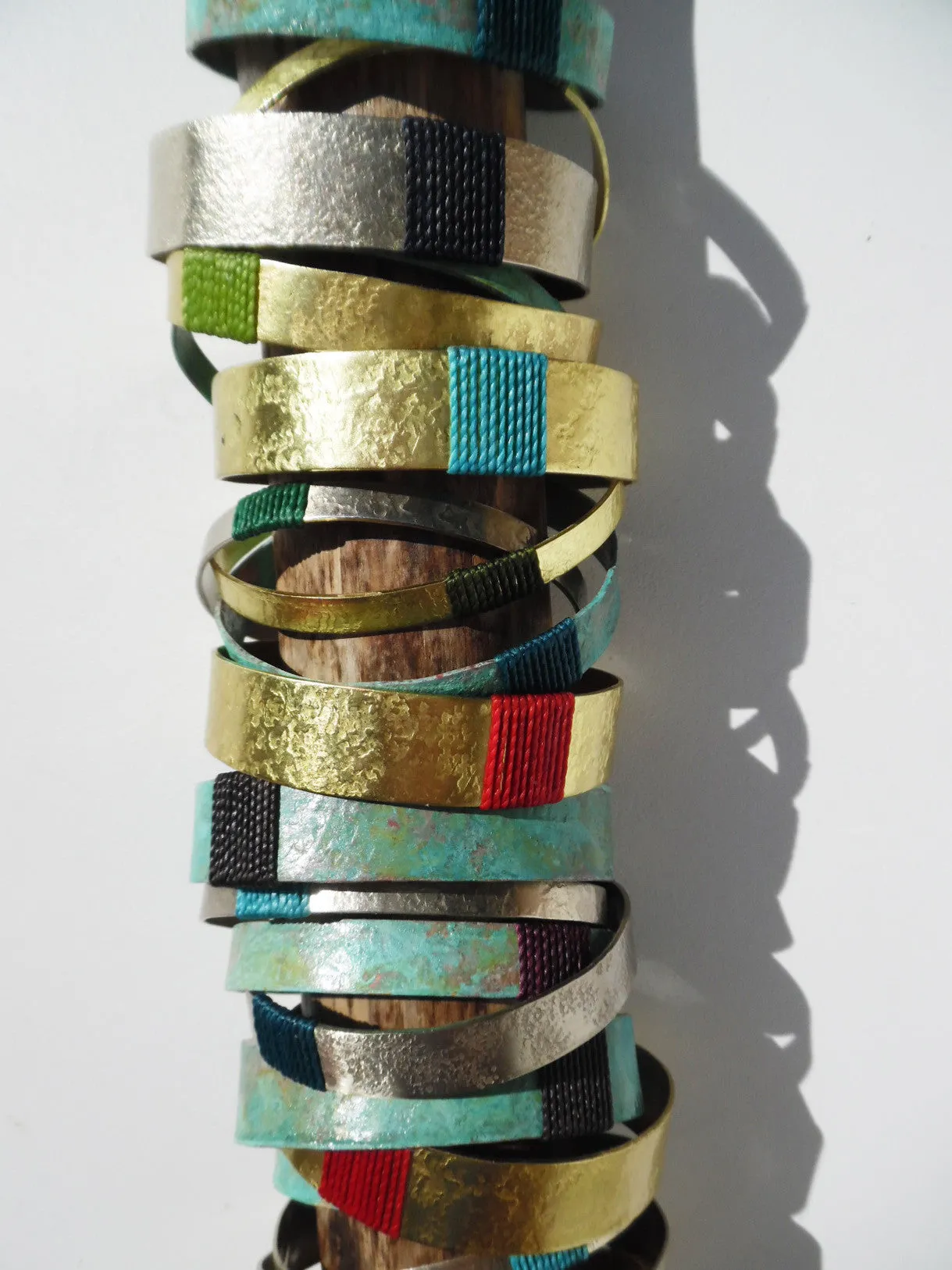 Bangles In Brass Patina And Alpaca Silver Linen Detail