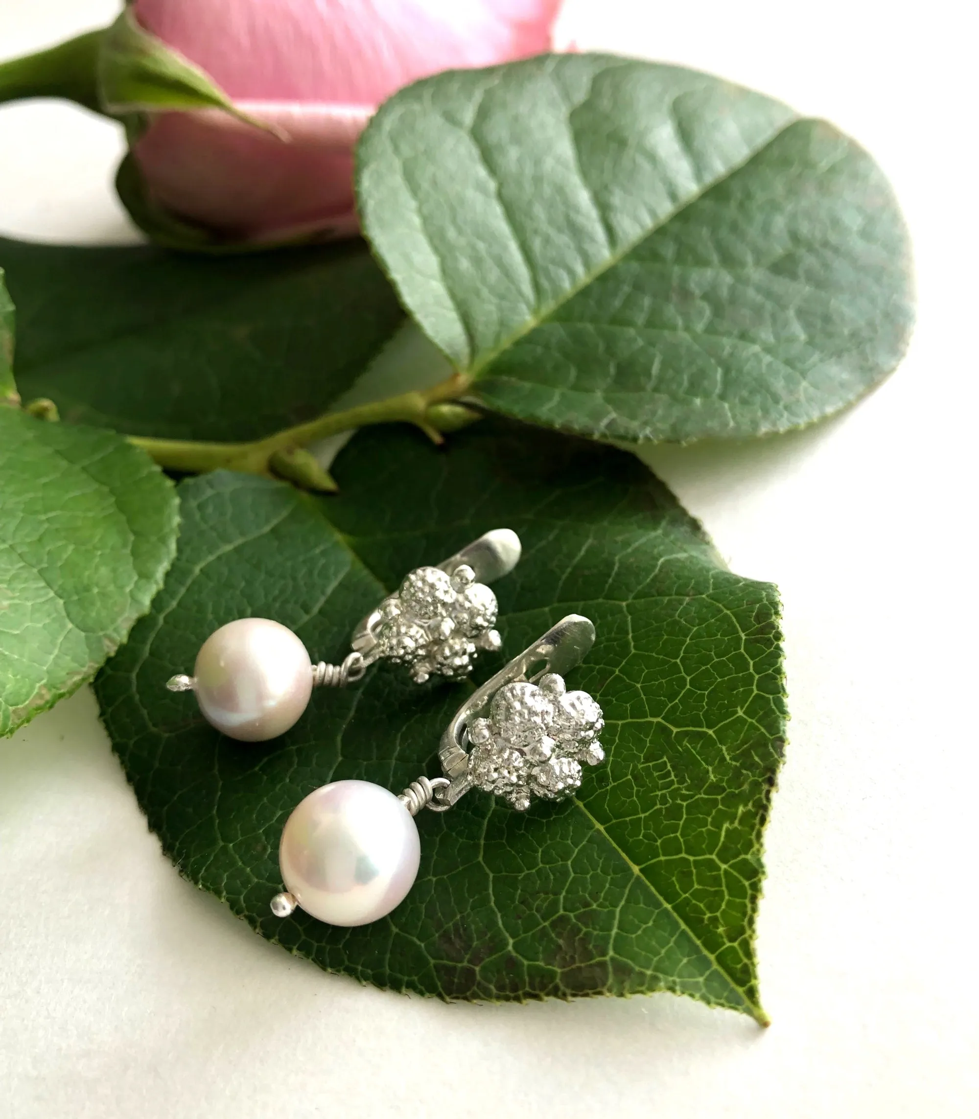 Estela Pearl Drop Earrings with 4 Rositas