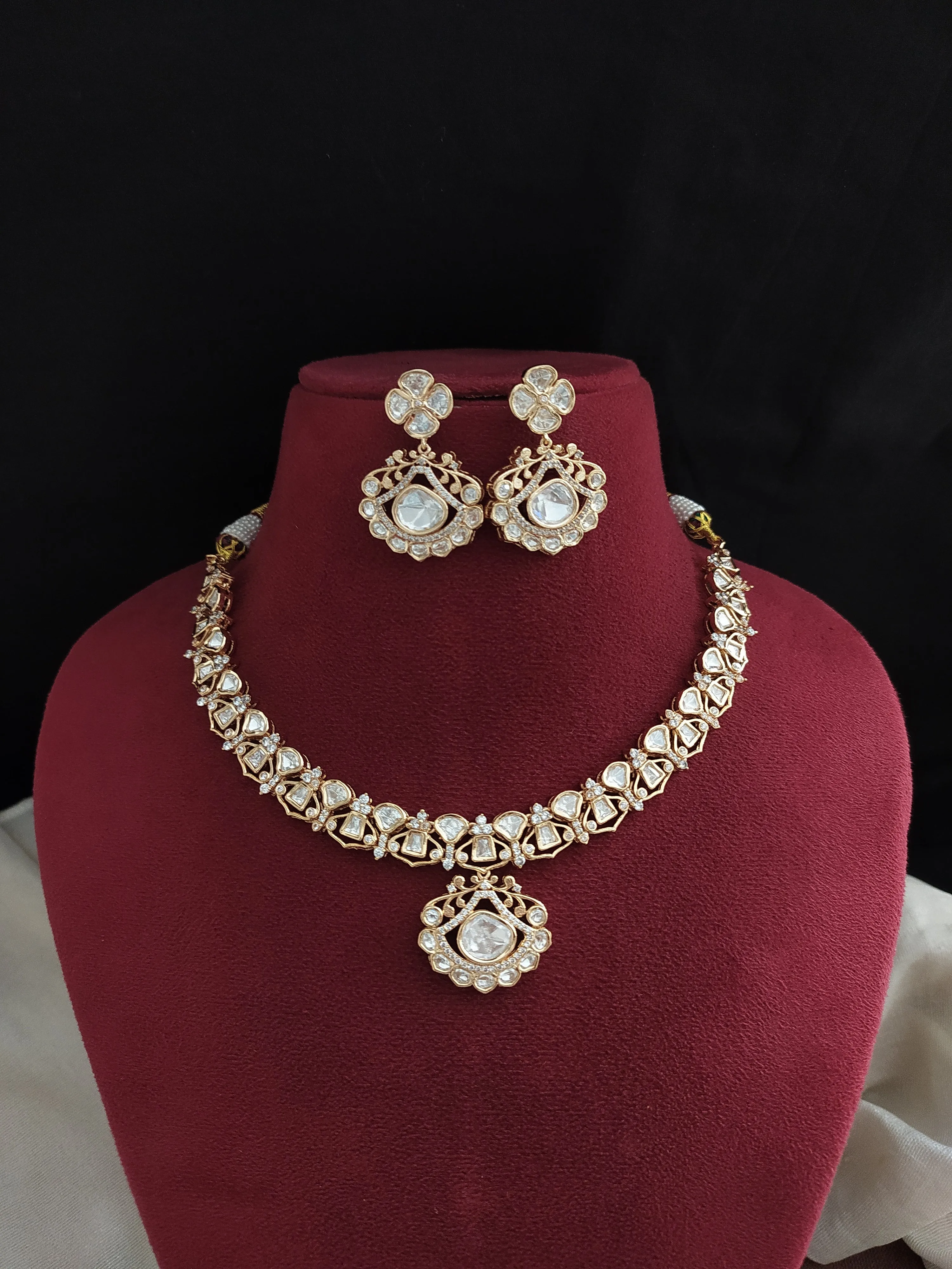 Kundan Necklace Set with Sparkling Uncut Diamond Stones