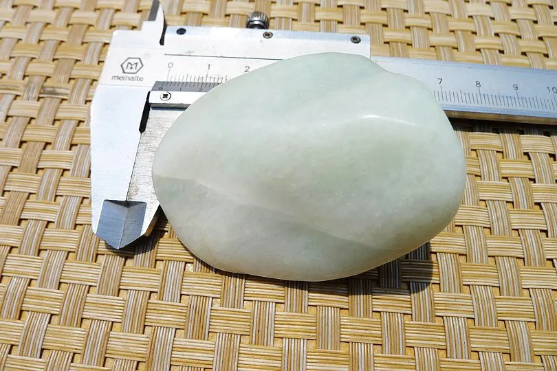 Natural Jade Rough Jadeite Raw (109g,5.9X3.9X2.6cm)