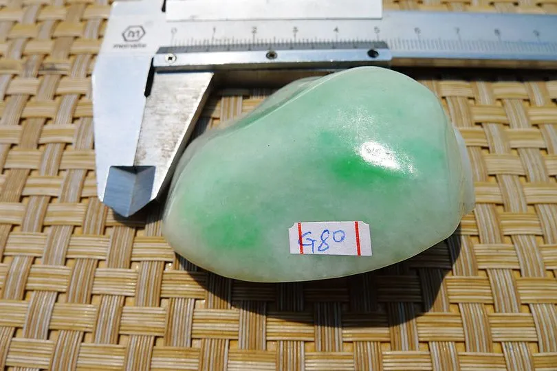 Natural Jade Rough Jadeite Raw (109g,5.9X3.9X2.6cm)