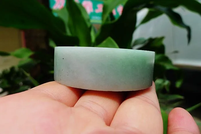 Natural Jade Rough Jadeite Raw (132g,5.4X1.65cm)