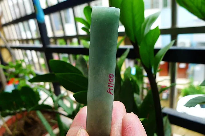 Natural Jade Rough Jadeite Raw (61g,8.2X1.55X1.5cm)