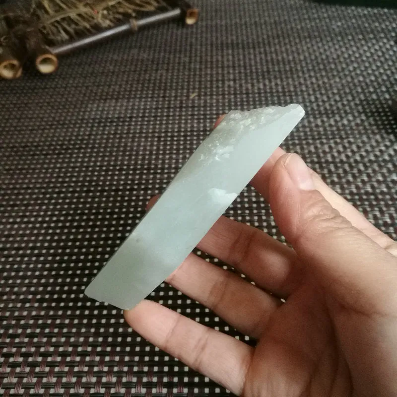 Natural Kunlun Jade Rough Nephrite Raw (113g,9.5X4X1.8cm)