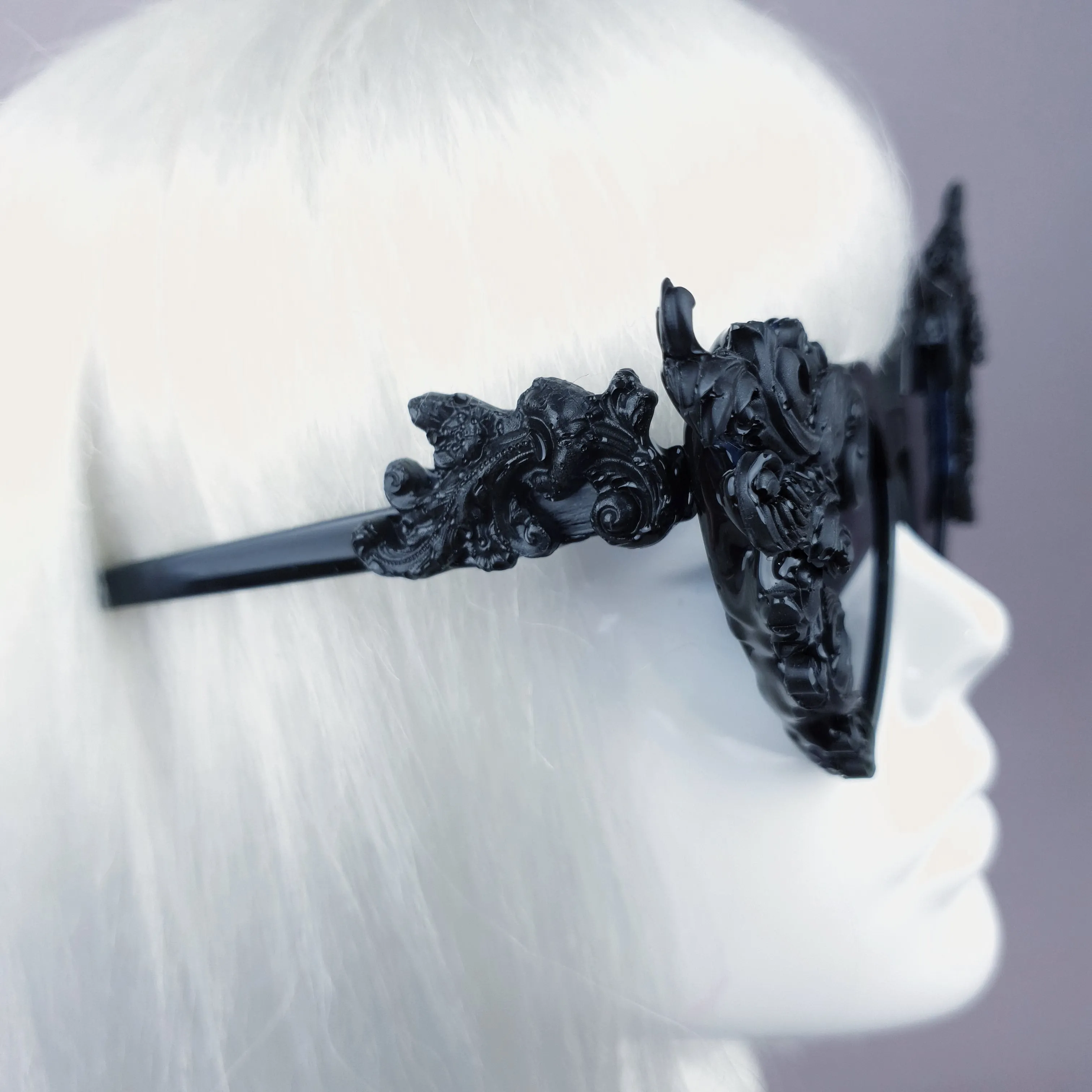 "Ozizira" Black Filigree Heart Shaped Sunglasses