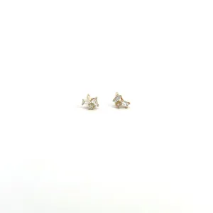 WD975 14kt gold Baguette and round diamond .20ct studs